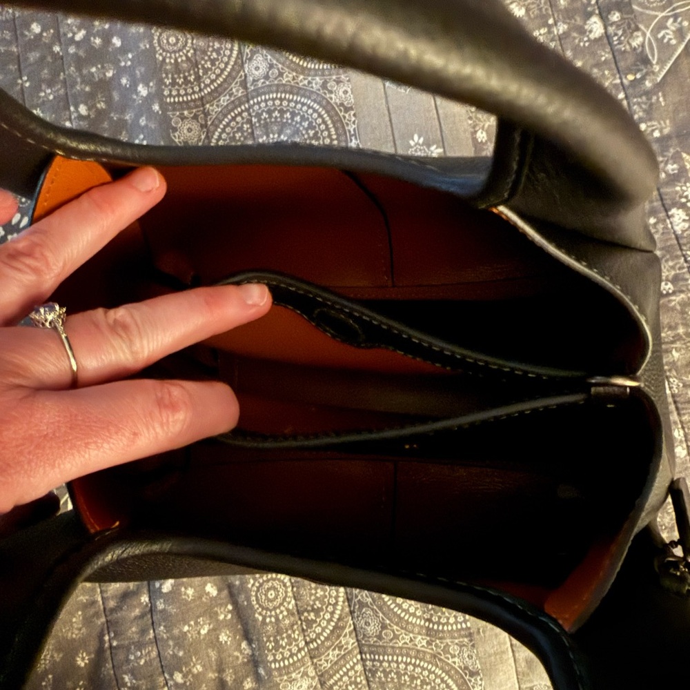 Coach Lana Shoulder Bag 23 - Picture 4 of 7